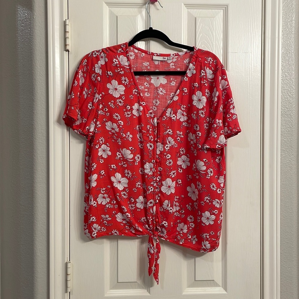 Everything must go! Red floral So top size L